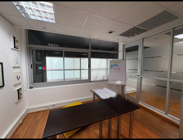 105M² OFFICE TO LET IN CLAREMONT
